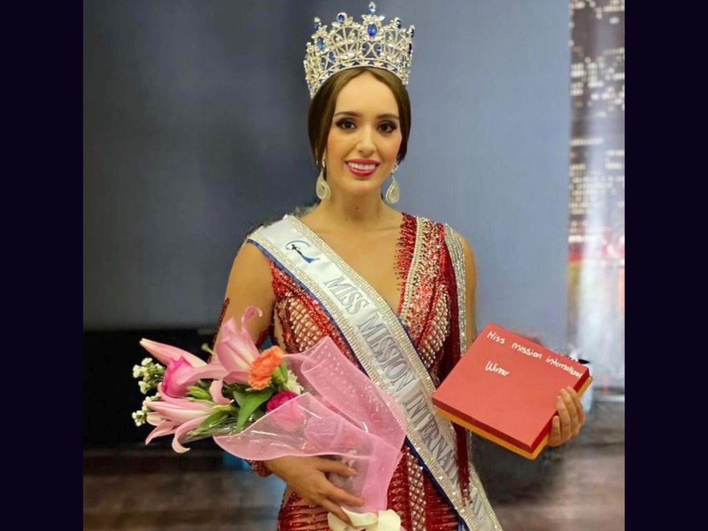 Miss Divinity Academy - Estefany Ariza Miss Mission International